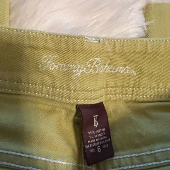 Gorgeous Green Tommy Bahama Capris 6 Excellent Condition - Picture 2 of 4